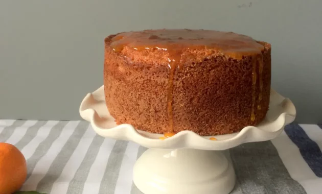 Receita de Bolo Fofo de Laranja com calda muito fácil