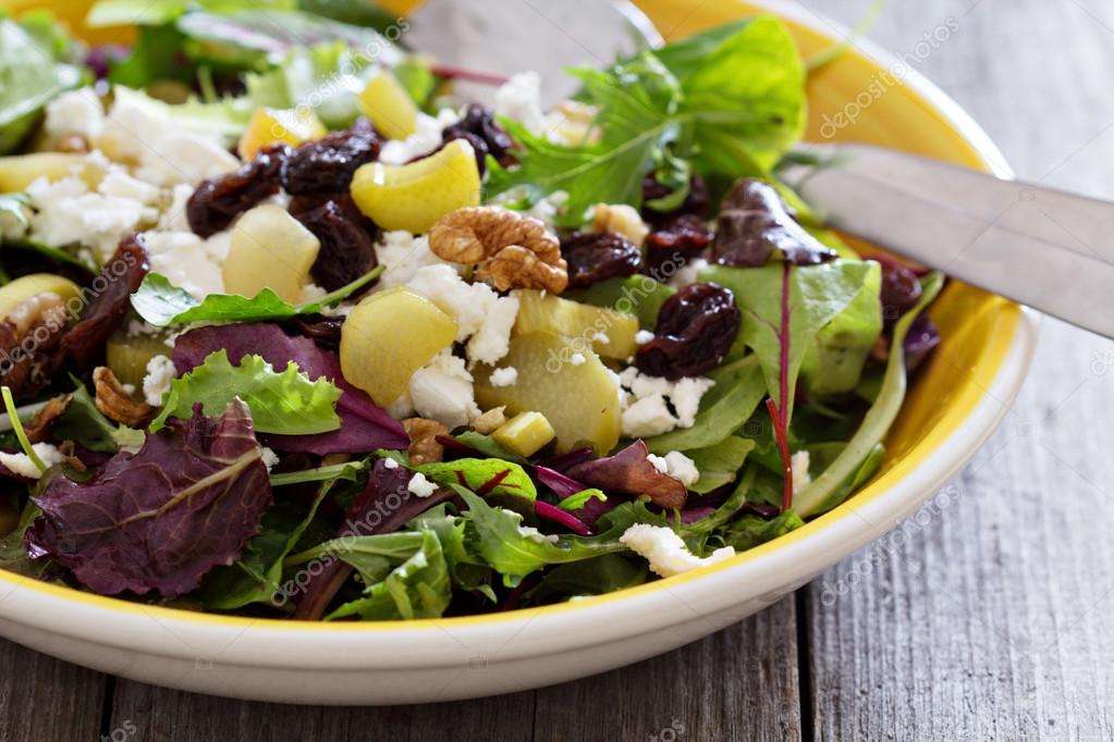 6. Salada de ruibarbo e citrinos com vinagrete de pimenta preta