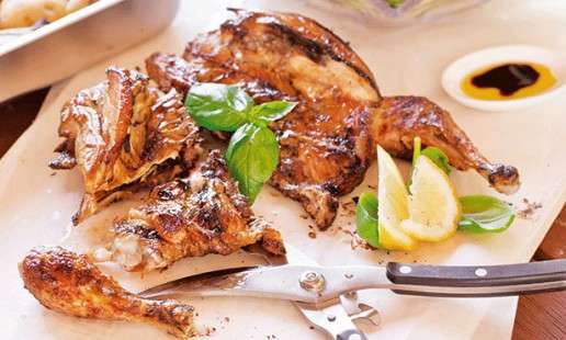 8. Frango com manjericão e abobrinha grelhados