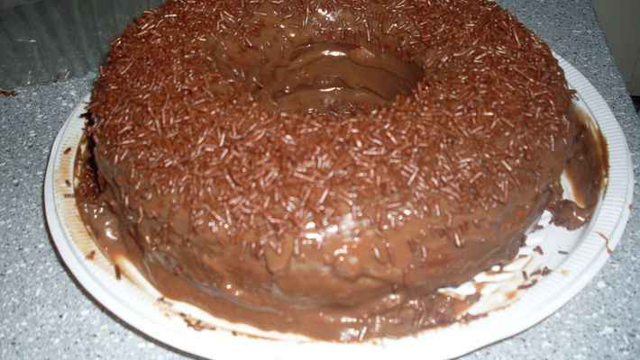 Bolo de chocolate (super fácil e rápido)