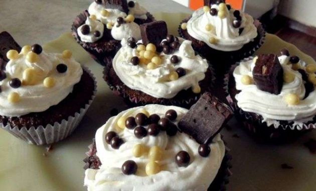 Cupcake de Chocolate Delicioso e fácil de Fazer em casa