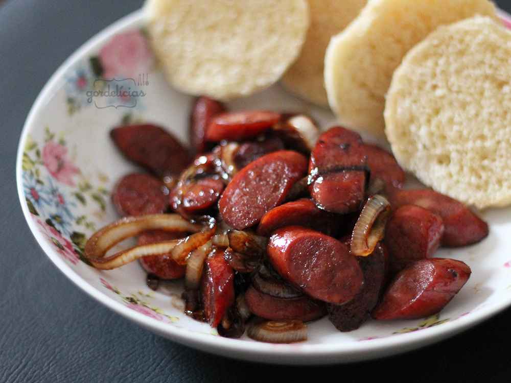 Linguiça Acebolada ao Shoyu e Melado de Cana