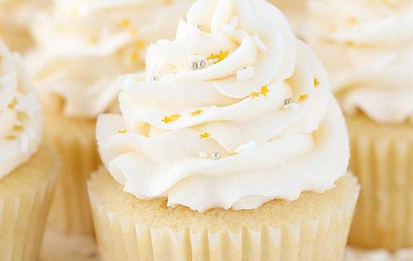 Moist Vanilla Cupcakes