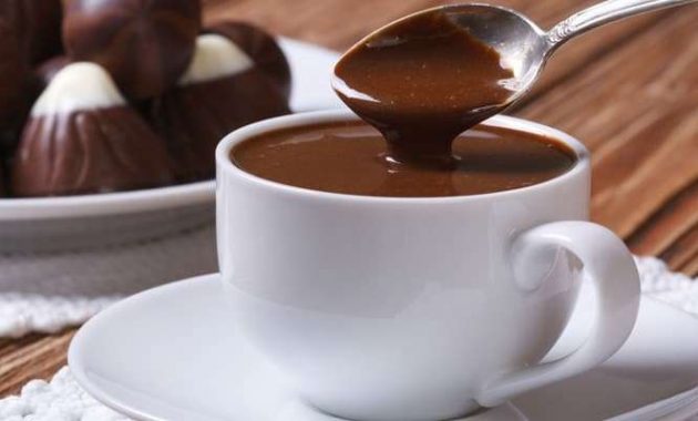 Receita de Chocolate Quente Sem Leite Condensado e Creme de Leite