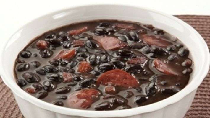 Receita de Feijão preto saboroso