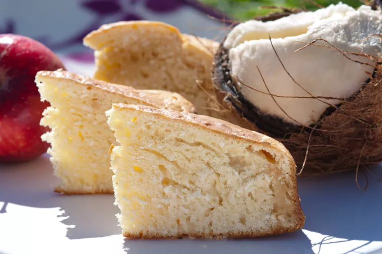 Receita de bolo de coco com baixo teor de carboidratos e sem açúcar