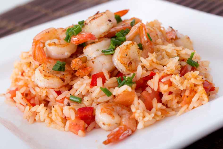 Salada de arroz com camarão
