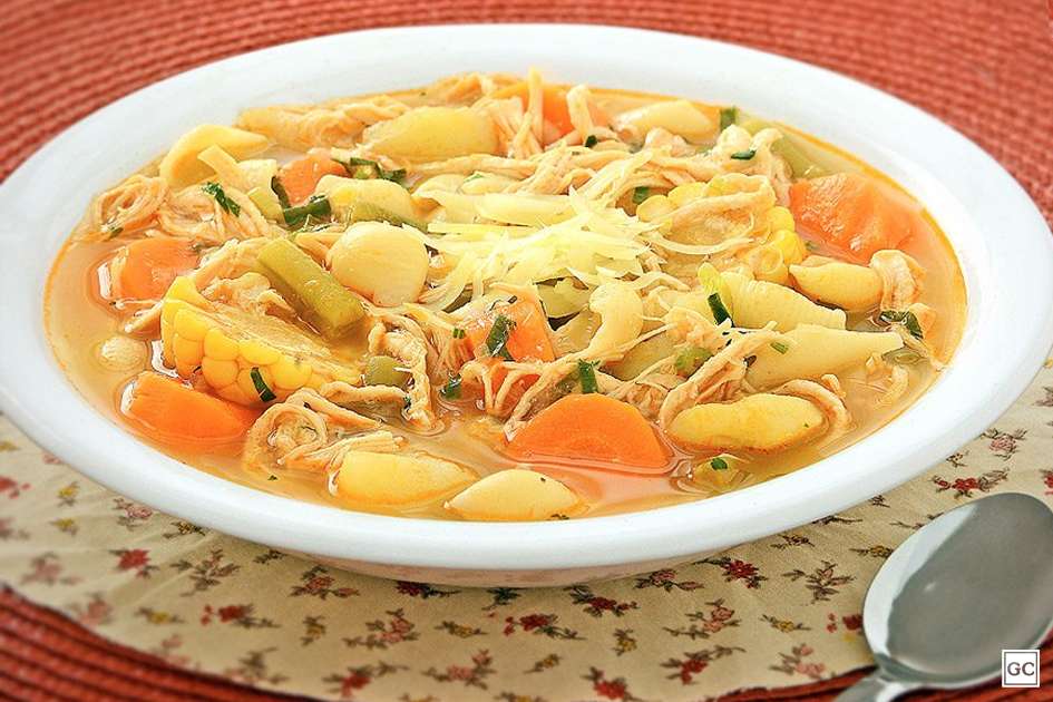 Sopa de legumes com macarrão Fácil de Fazer