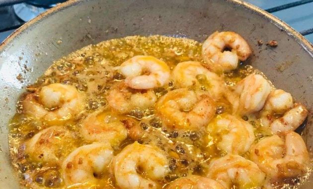 Receita de Camarão na manteiga com alho