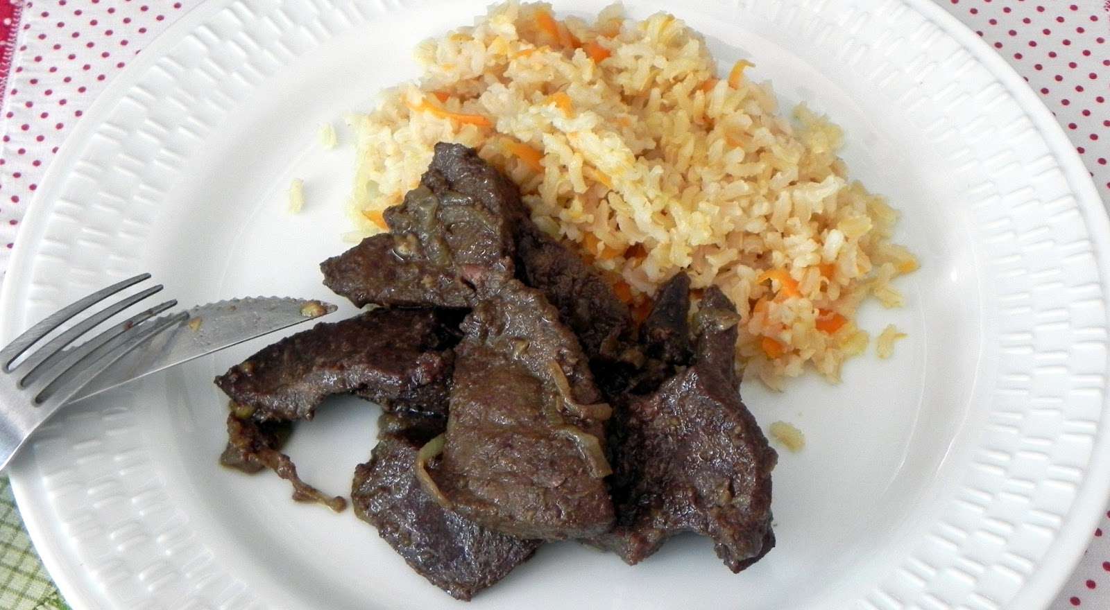 Receita de Fígado de Boi Acebolado Diferente e Delicioso