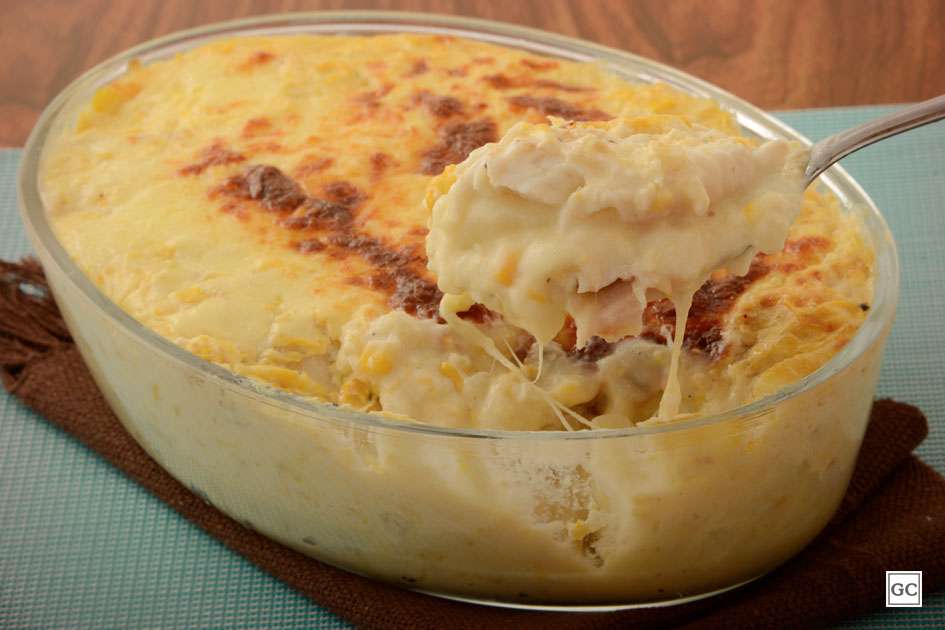 Receita de Gratinado de peixe com purê e creme de milho