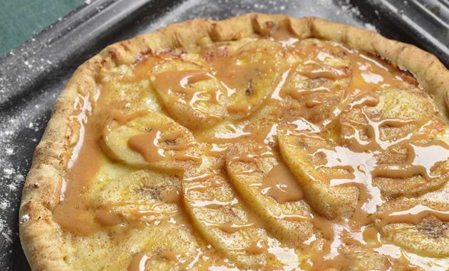 Receita de Pizza de Banana com Doce de Leite e Canela