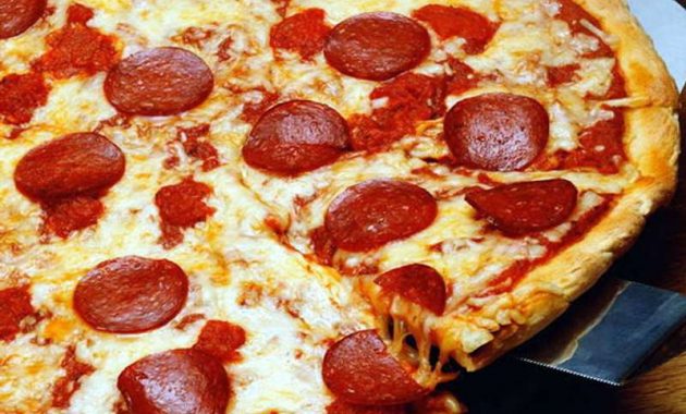 Receita de Pizza de Pepperoni Fácil
