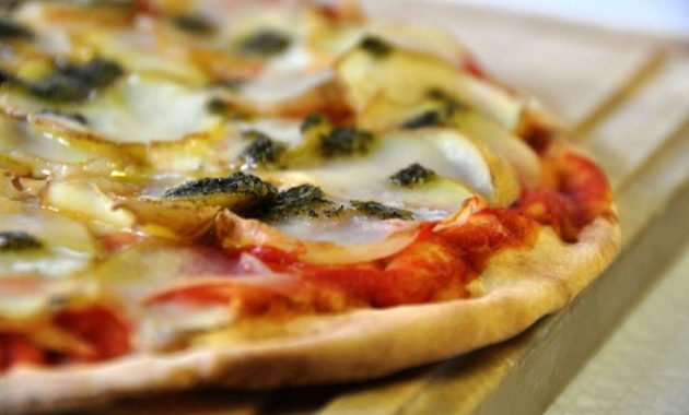 Receita de Pizza de pão de forma Fácil