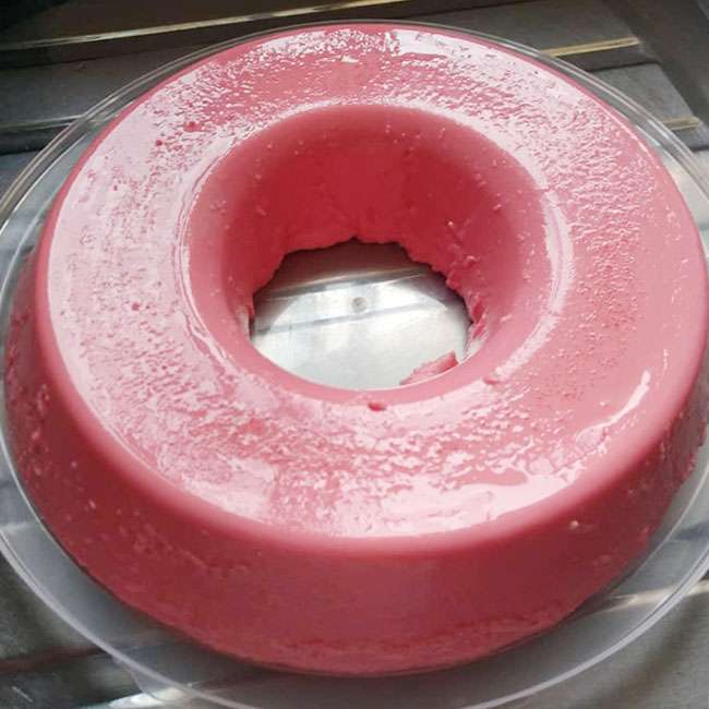 Receita de Pudim de Geladeira de Morango