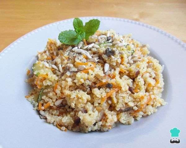 Receita de Salada de quinoa com abobrinha