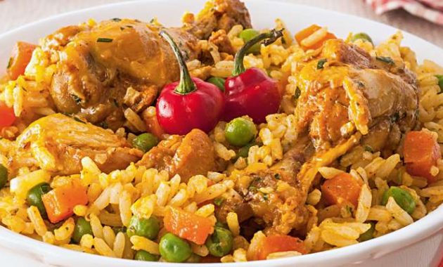 Receita de Arroz de galinha caipira ao açafrão e Capim Limão
