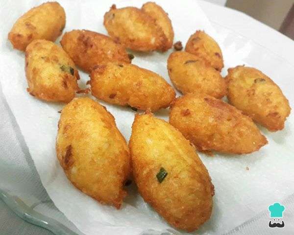 Receita de Bolinho de bacalhau fácil e gostoso
