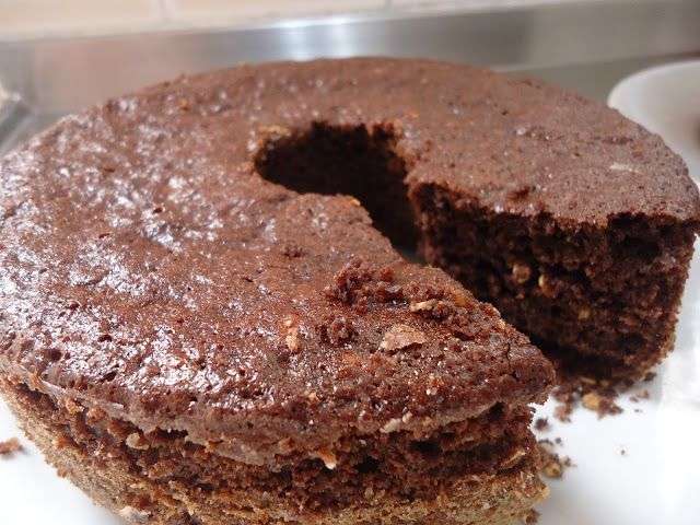 Receita de Bolo Integral de Chocolate e Aveia com Cobertura