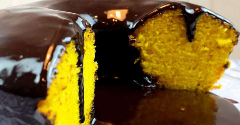 Receita de Bolo de Cenoura com Calda de Chocolate 