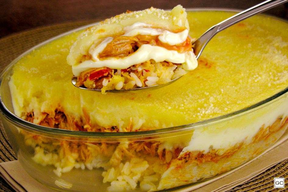 Receita de Escondidinho de arroz, frango e batata para Almoço Rápido