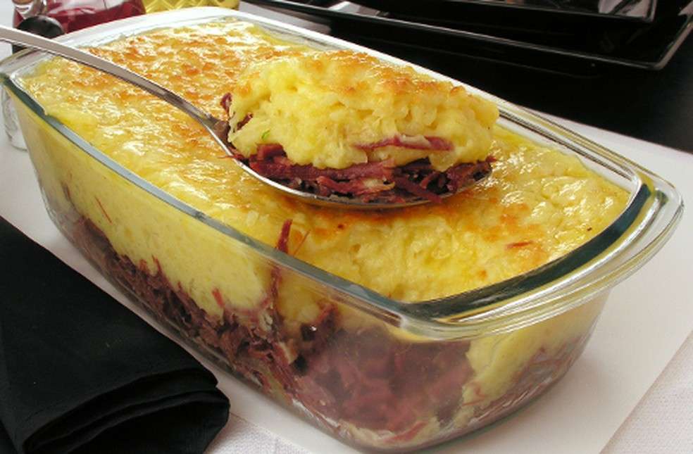 Receita de Escondidinho de mandioca com carne-seca