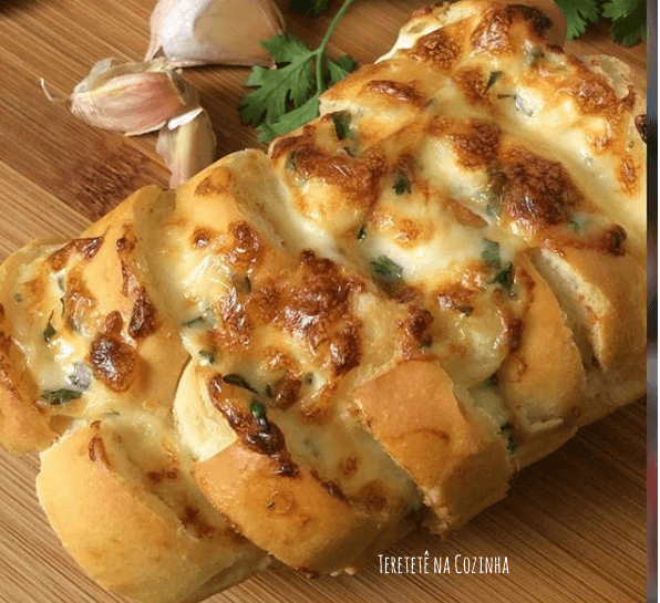Receita de Pão de Alho com requeijão para Churrasco 