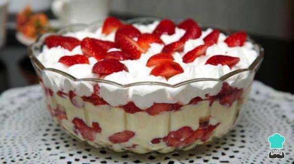 Pavê de Morango | 15 Melhores Receitas de Pavê de Morango para melhorar seu cardápio de Sobremesas Deliciosas e Diferentes Receita de Pavê de morango com biscoito maizena