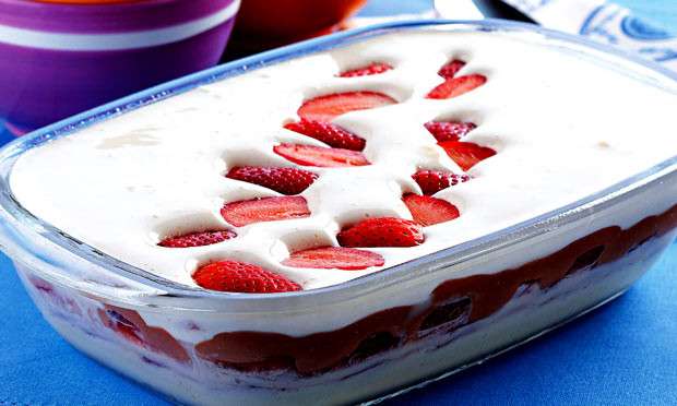 Pavê de Morango | 15 Melhores Receitas de Pavê de Morango para melhorar seu cardápio de Sobremesas Deliciosas e Diferentes Receita de Pavê de morango com chocolate