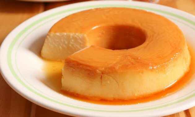 Receita de Pudim de Pão de Padaria simples e fácil de fazer