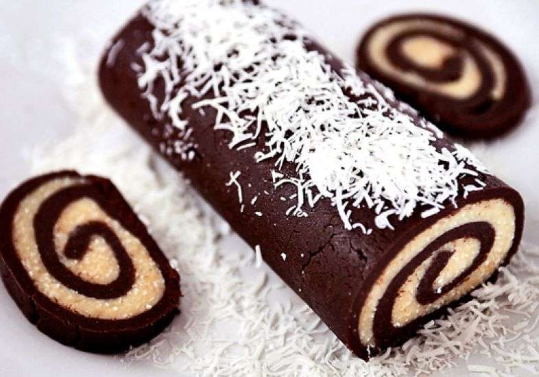 Receita de Rocambole de Chocolate com Beijinho