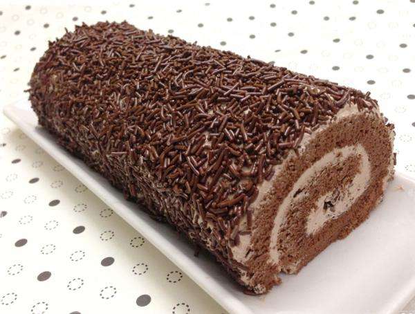 Receita de Rocambole de chocolate simples