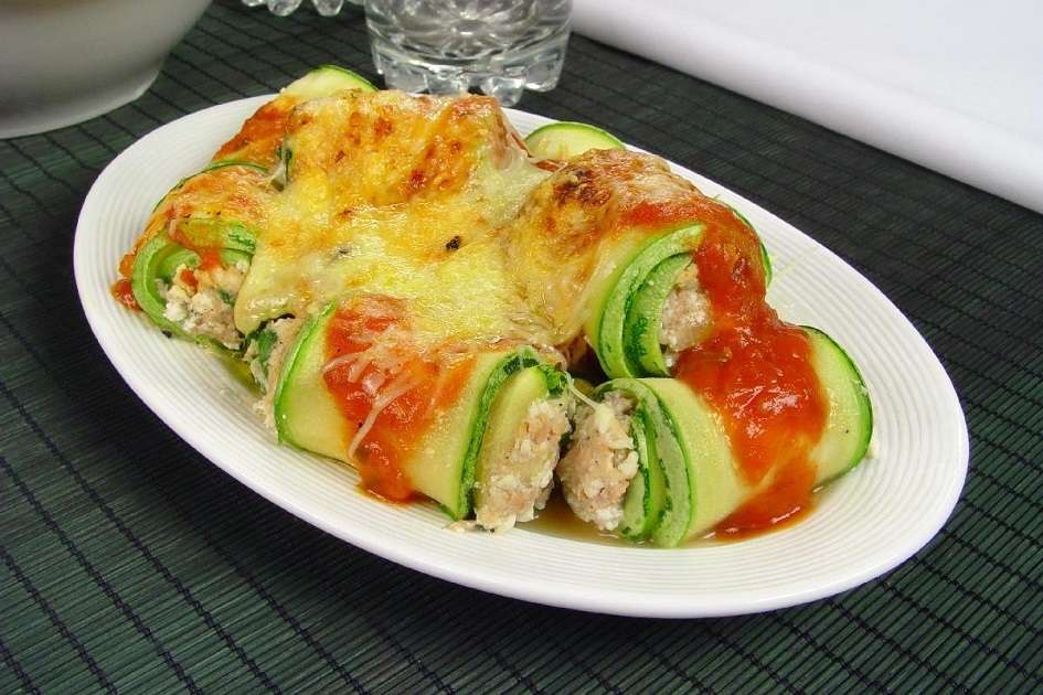 Receita de Rolinho de abobrinha gratinado