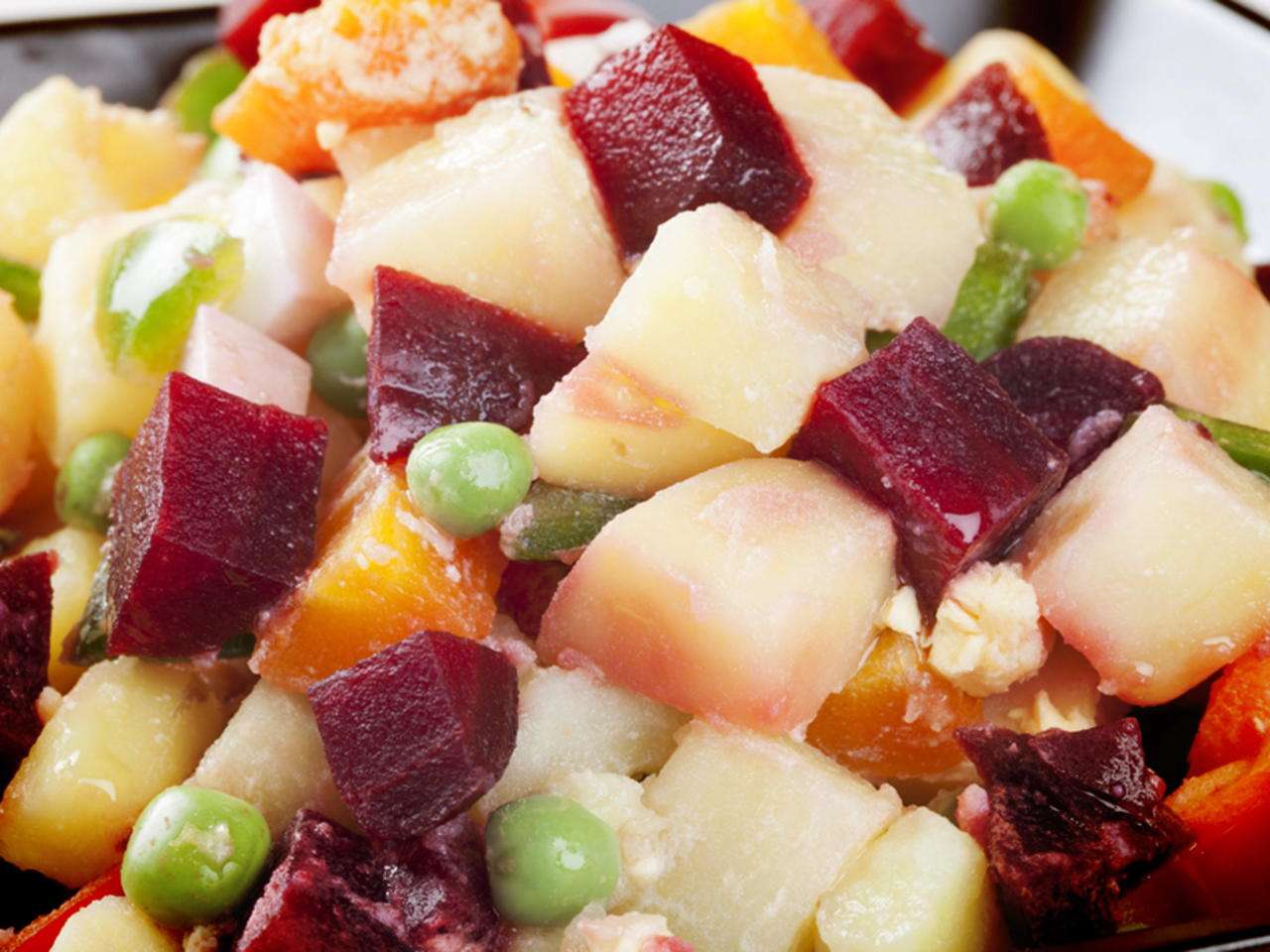 Receita de Salada de Beterraba, Pera, Batata, Cenoura e Ervilha