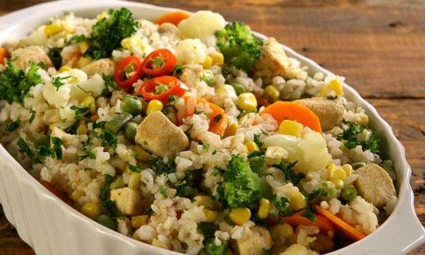 Receita de Salada de arroz integral e atum
