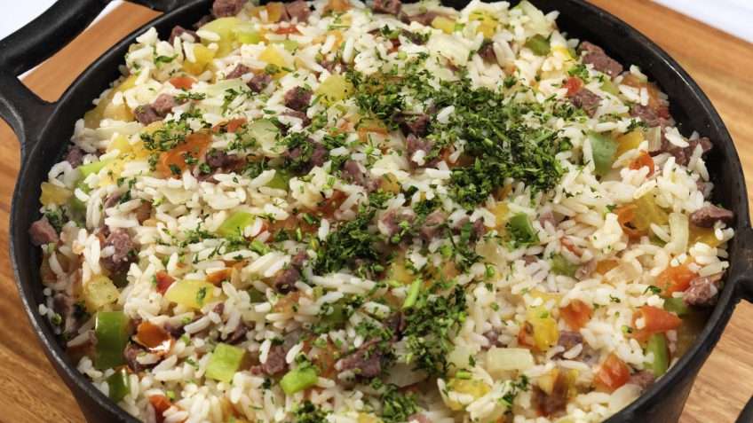 Receita de Arroz de carreteiro com linguiça