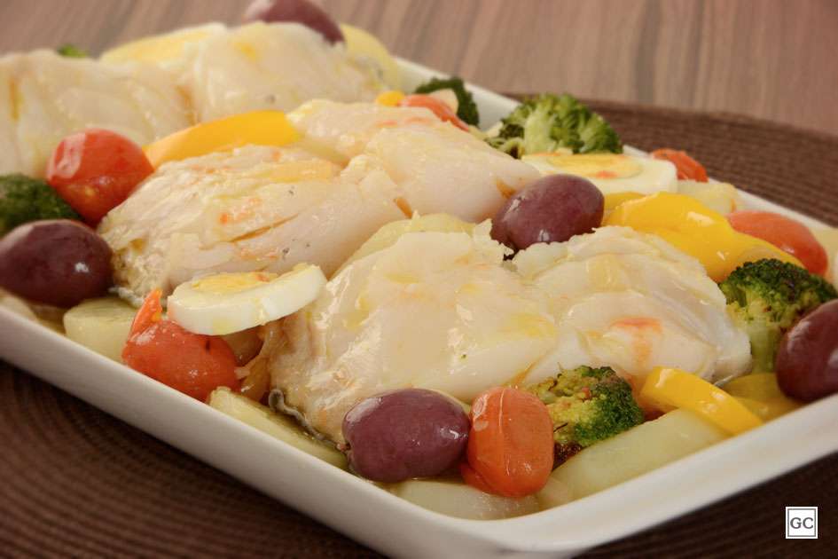 Receita de Bacalhau de forno com legumes para Almoço Rápido