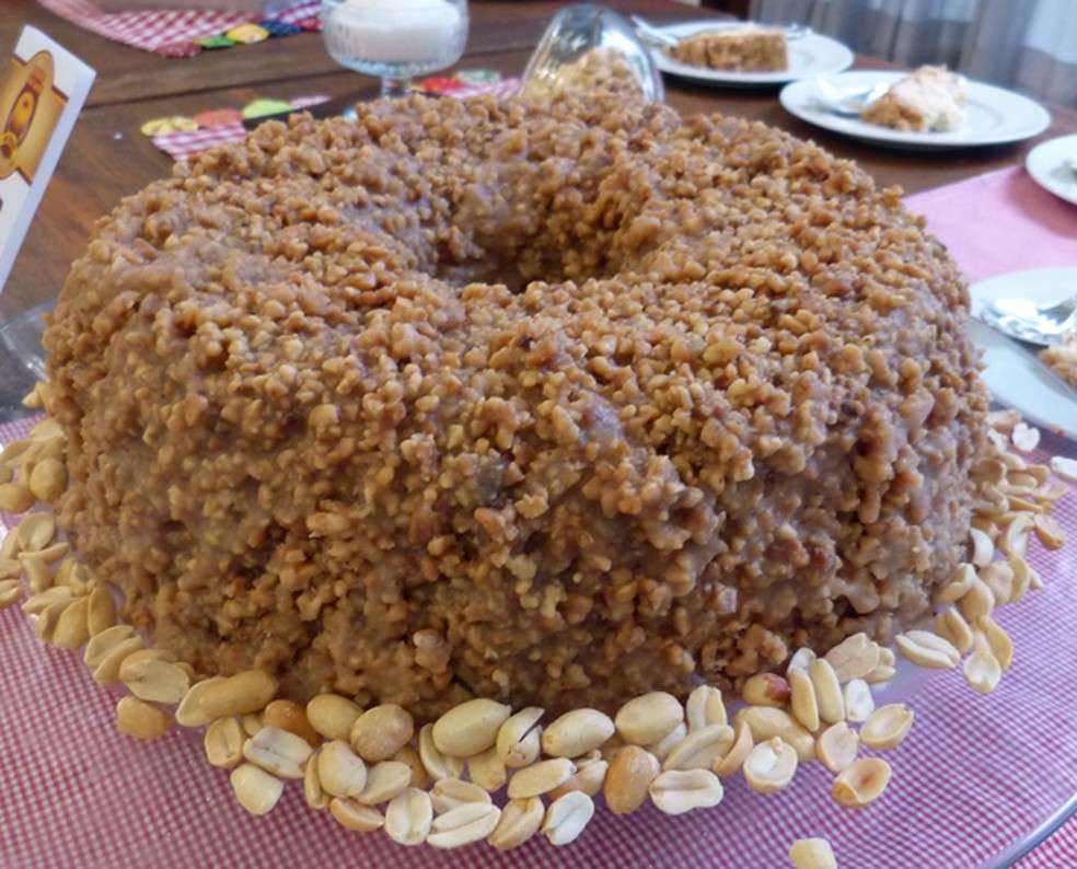 Receita de Bolo de Amendoim Fácil Caramelizado