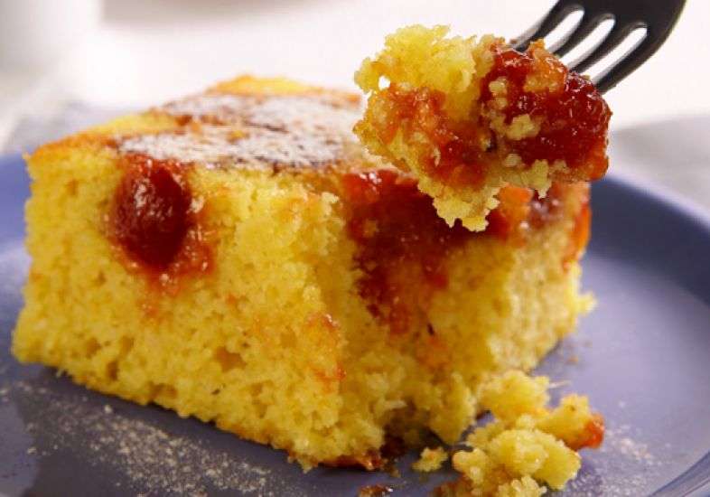 Receita de Bolo de fubá com Goiabada Dentro