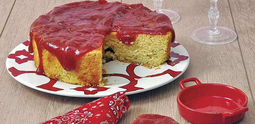 Receita de Bolo de fubá com cobertura de goiabada