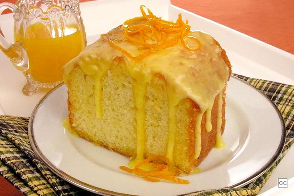 Receita de Bolo de laranja molhadinho com Calda