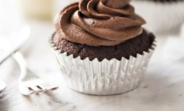 Receita de Cupcake com passo a passo de como rechear