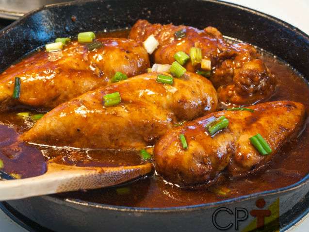 Receita de Frango Caipira ao Molho Pardo