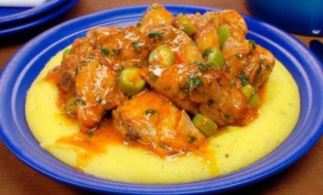 Receita de Frango com quiabo e polenta