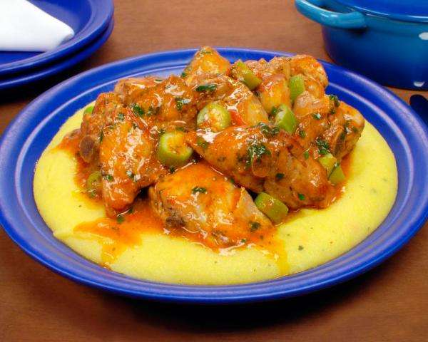 Receita de Frango com quiabo e polenta