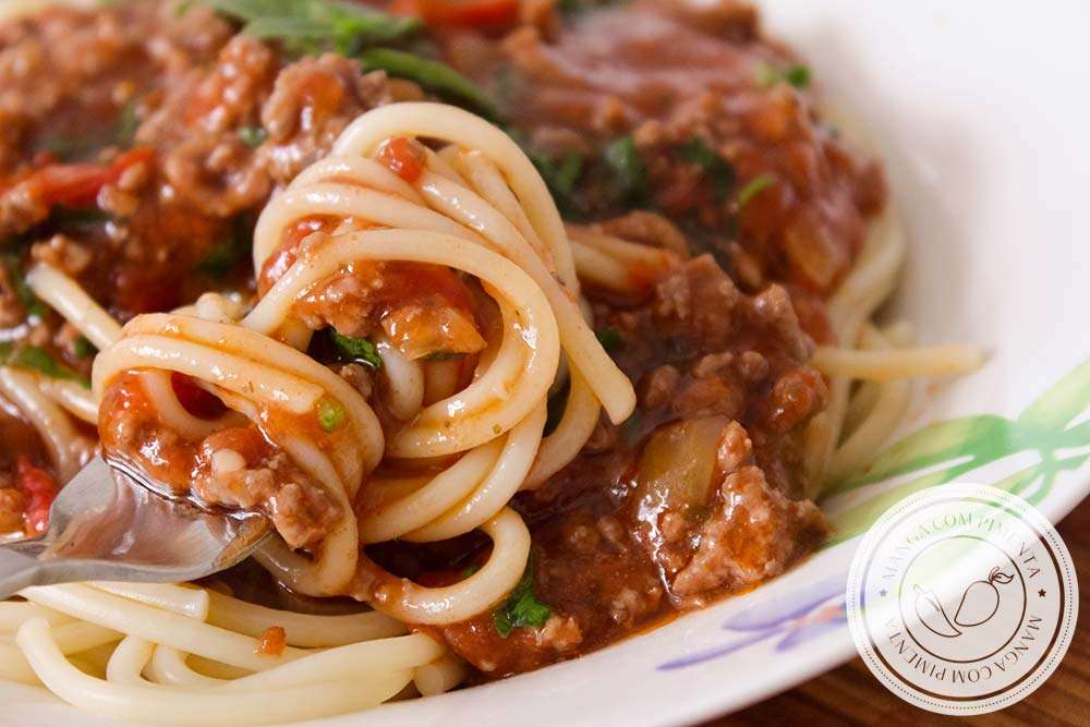 Receita de Macarrão com Carne Moída e Molho de Tomate para Almoço