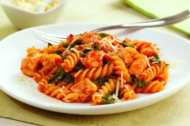 Receita de Macarrão com frango para Almoço