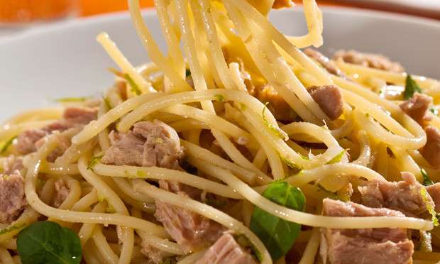 Receita de Macarrão prático com molho de limão e atum
