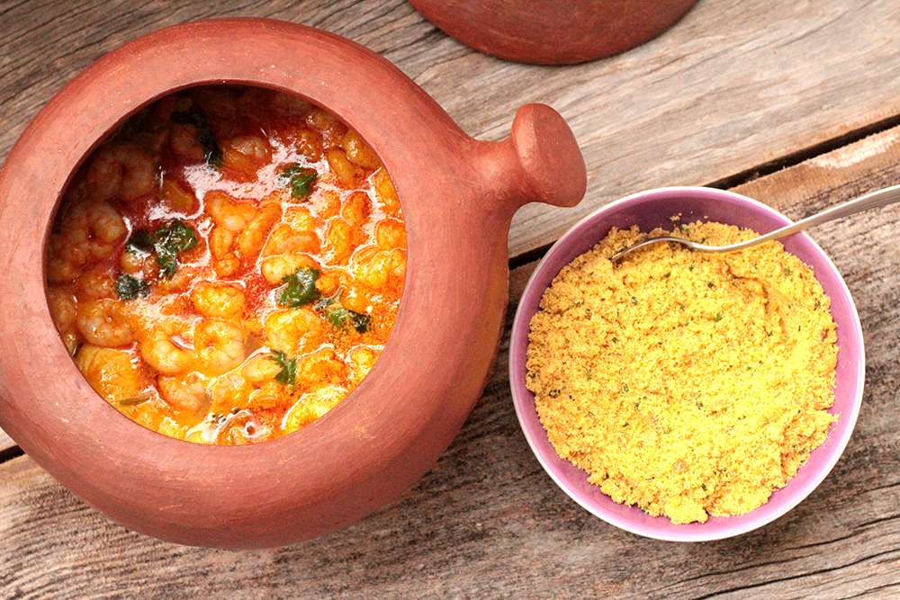 Receita de Moqueca baiana de peixe e camarão