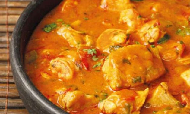 Receita de Moqueca de Frango para Almoço de Domingo